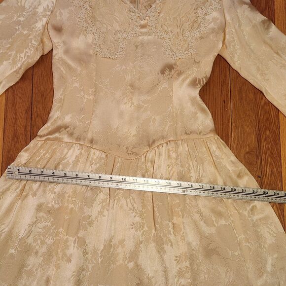 Vintage Cream Satin Jacquard Dress with Lace Neckline – 1980s Bridal or Formal - Picture 16 of 16